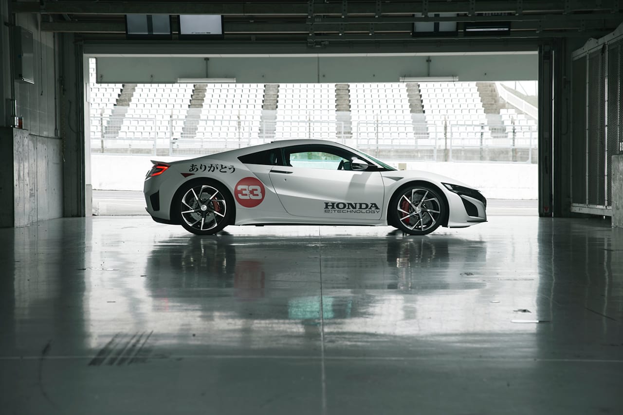 レッドブル・ホンダF1特別カラーNSX、SUPER GT最終戦でデモ走行