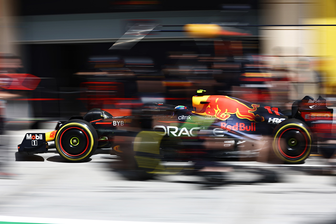 レッドブルF1、改良型RB18で最速も「ラップタイムは関係ない」