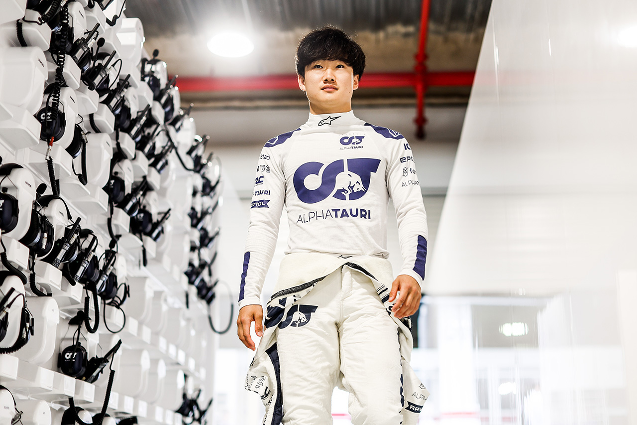 角田裕毅 「ミッドフィールドはバトルはタイト。車の開発が必要」