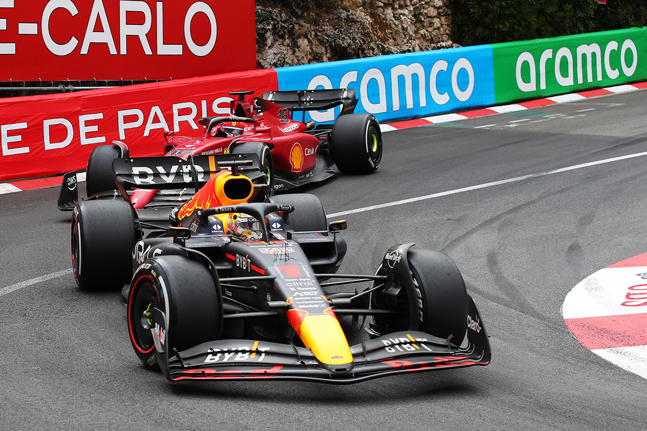 レッドブルF1 「RB18の弱点をつぶして特性を進化させていく」