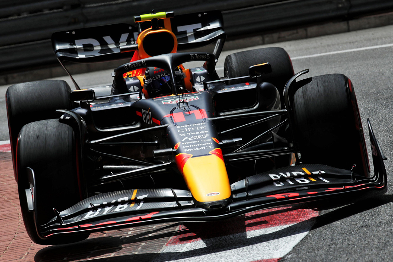 レッドブルF1、残りのシーズンのRB18のアップグレード計画を概説