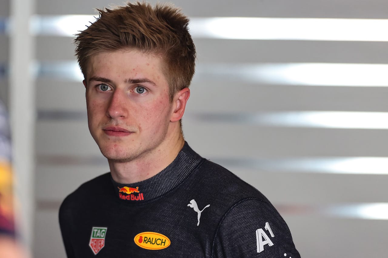 レッドブルF1、人種差別的発言を行ったユーリ・ビップスとの契約を解除