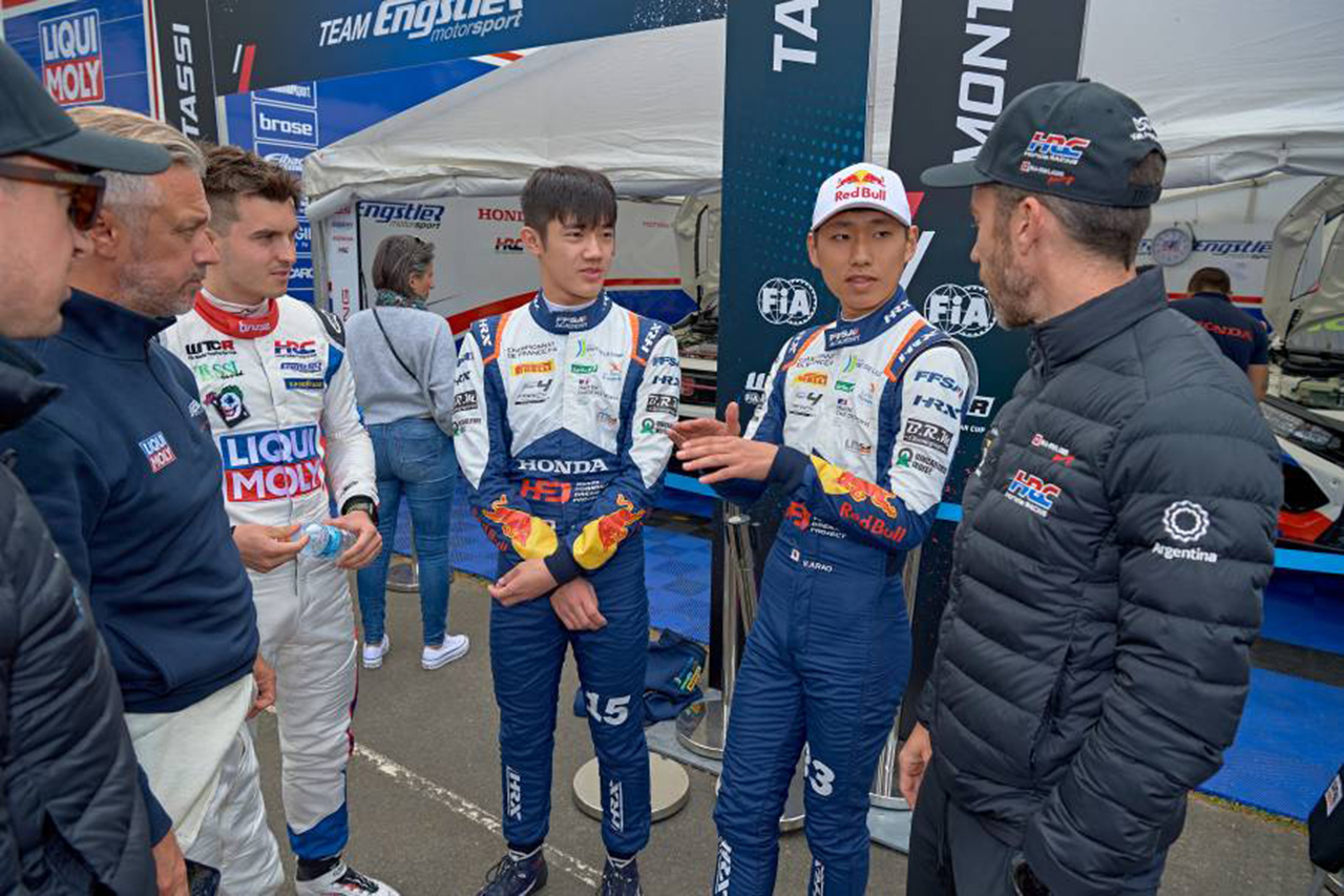 レッドブルF1育成の荒尾と野村、グランプリ・ド・ポーで初公道レース