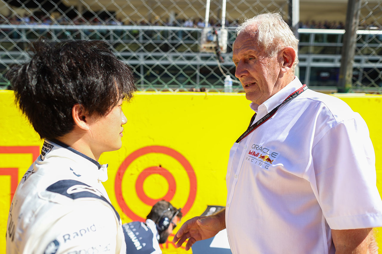レッドブルF1首脳 「角田裕毅にはデ・フリースのような経歴や経験がない」