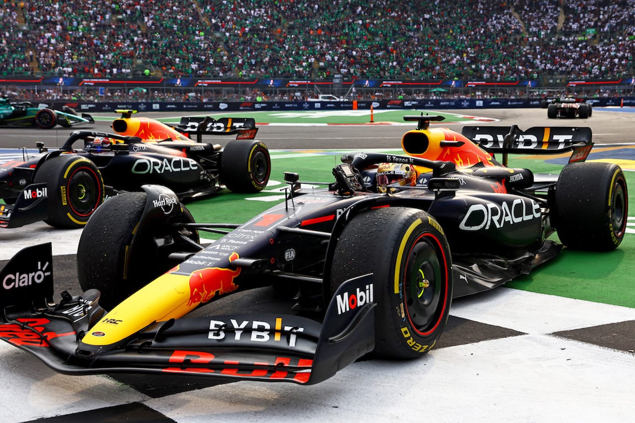 「レッドブルF1の予選上限違反は不正行為の範疇ではない」と元F1王者