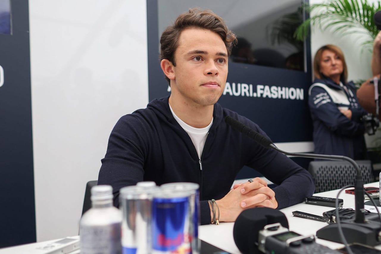 ニック・デ・フリース、F1デビュ―に向けてマネージャーを雇用