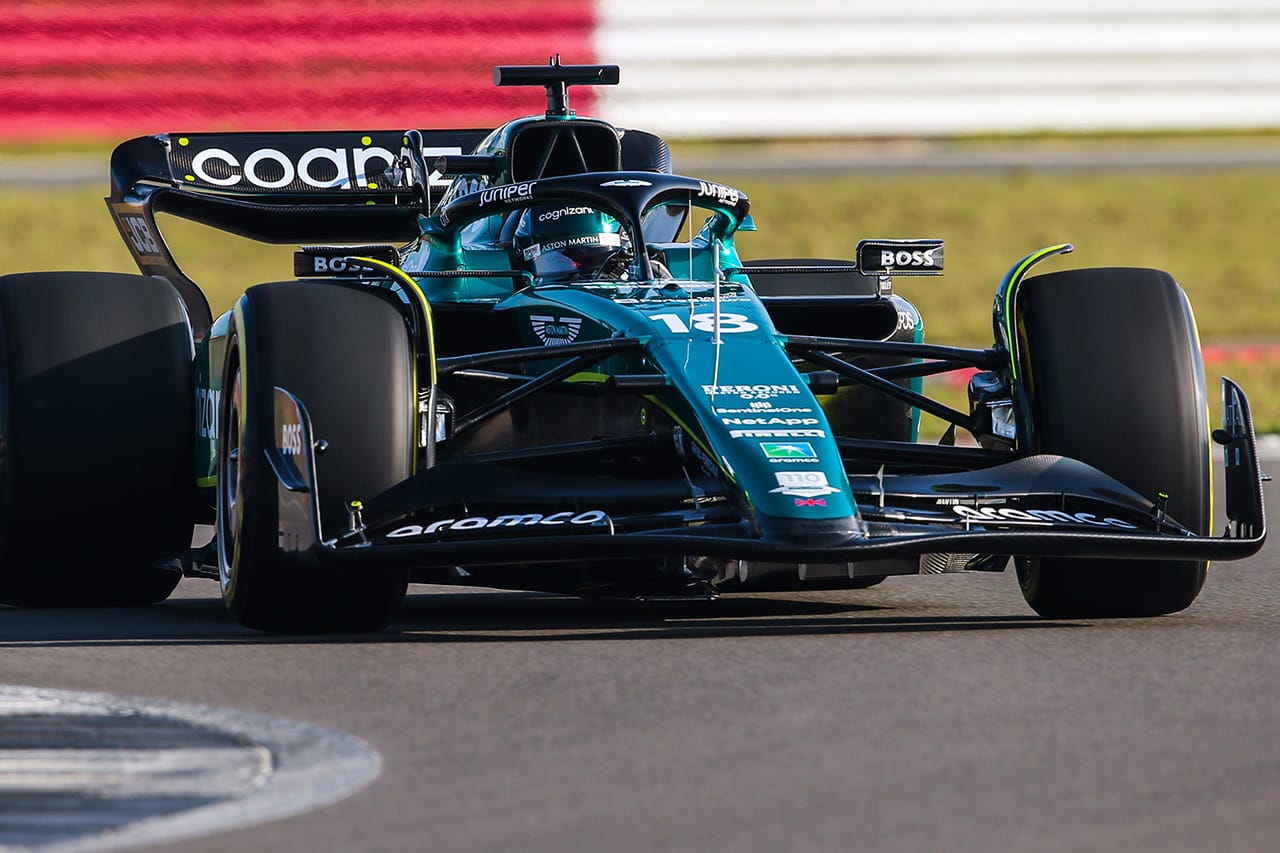 アストンマーティンF1、2023年F1マシン『AMR23』をシェイクダウン