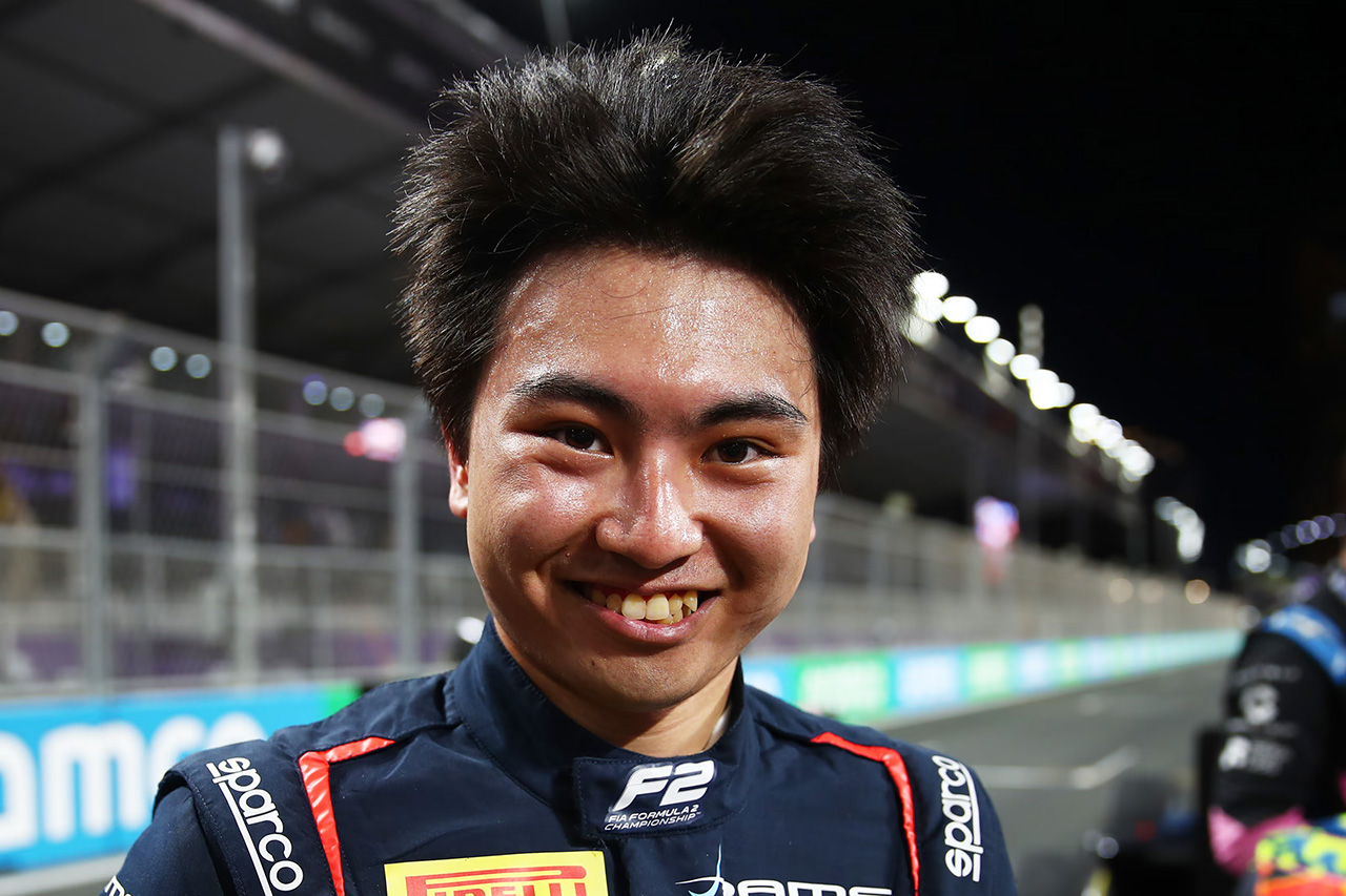 レッドブルF1育成の岩佐歩夢、波乱のレースで今季初優勝 / FIA F2