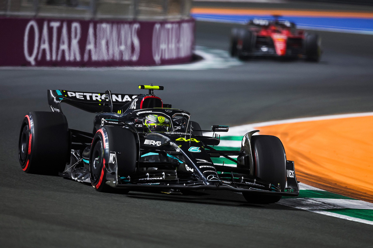 ルイス・ハミルトン 「フェラーリF1がメルセデスの後続だったのは奇妙」