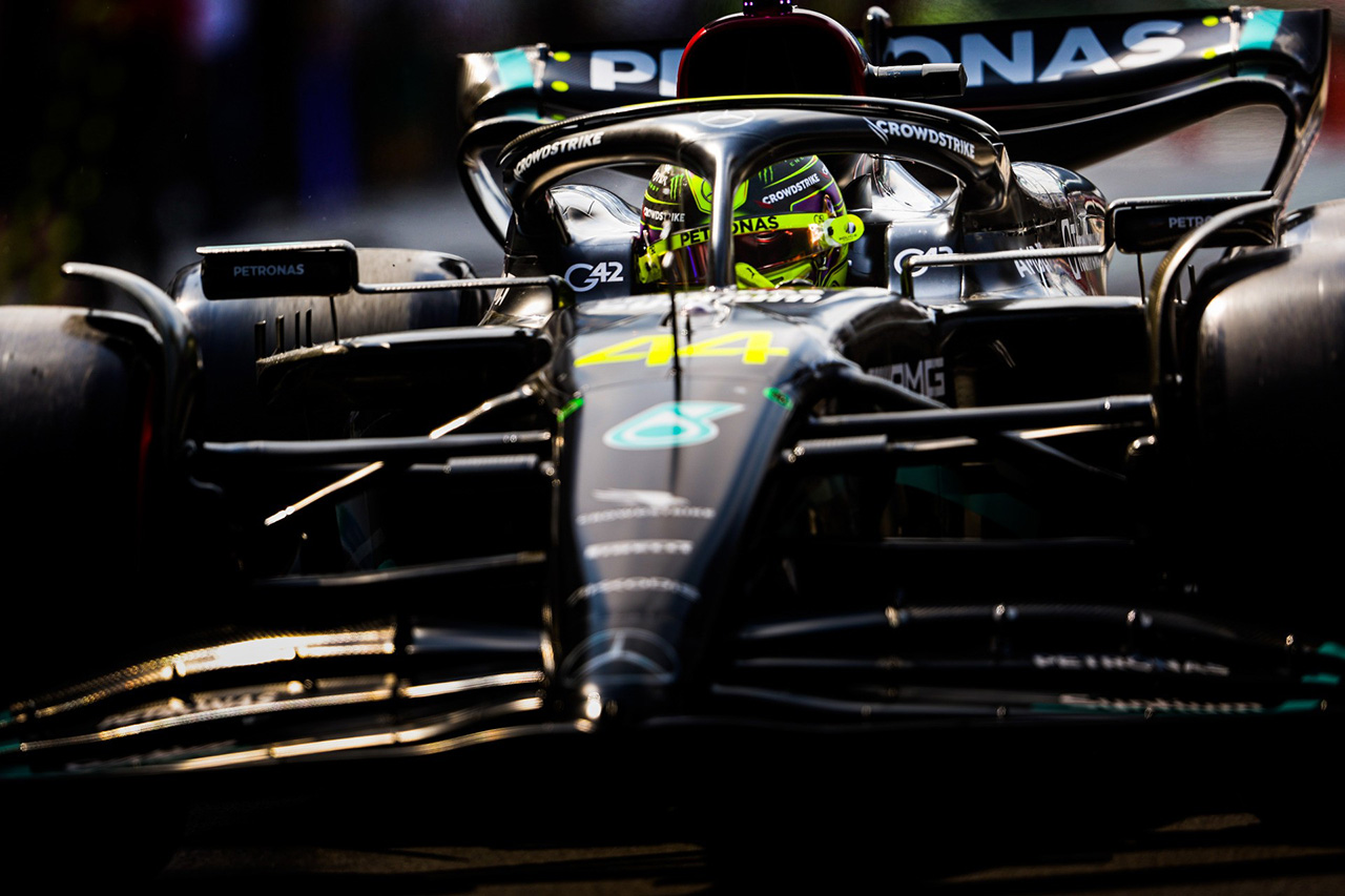 メルセデスF1、W14の大手術で「運転が不快極まりなかった答えが出る」