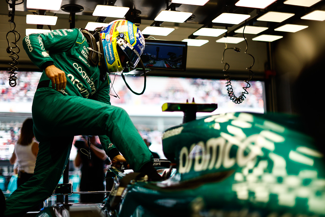 アロンソ 「アストンマーティンF1には戦略面でプランがなかった」