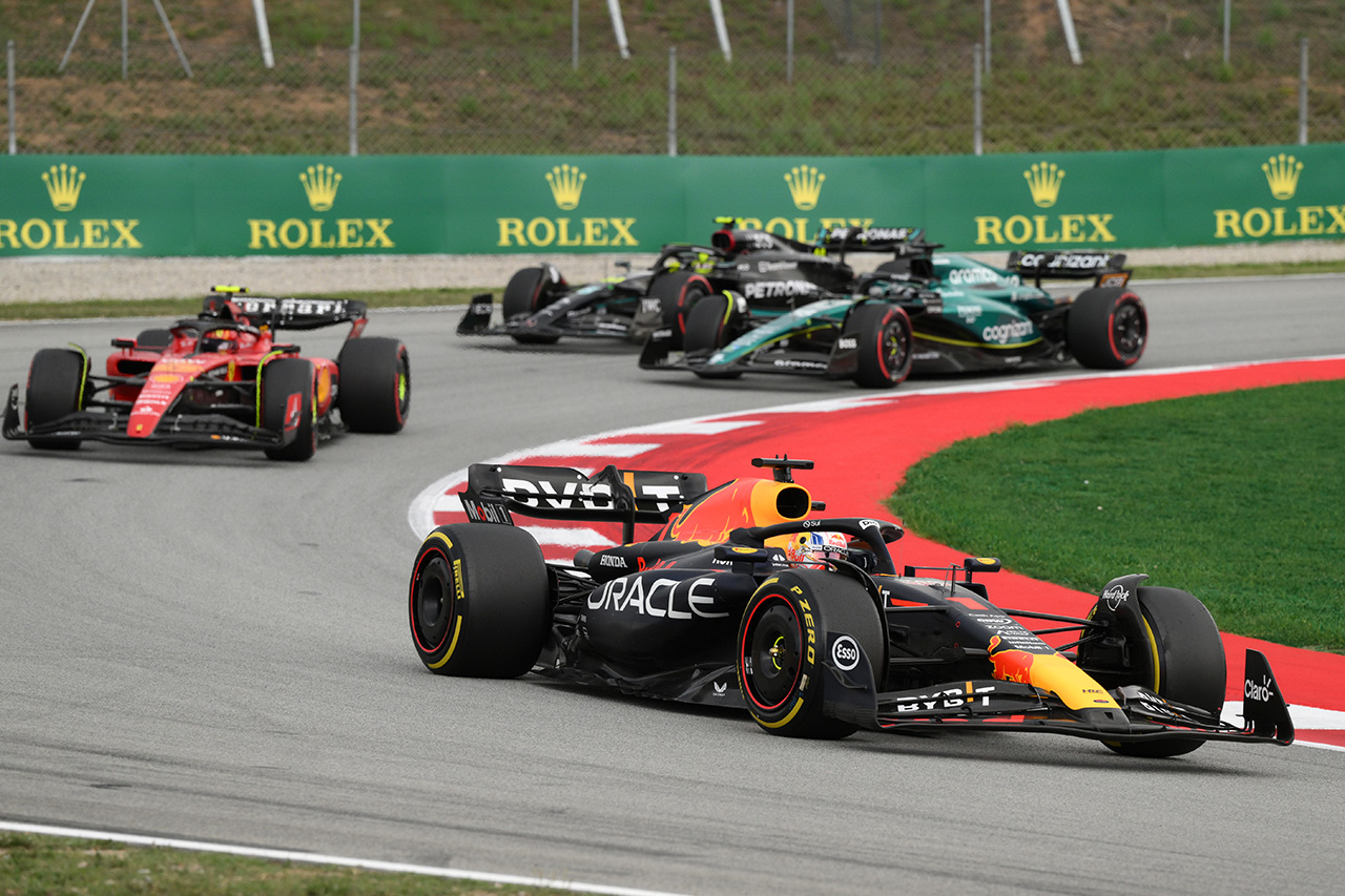 レッドブルF1首脳 「メルセデスとフェラーリが追いついてこないのは驚き」