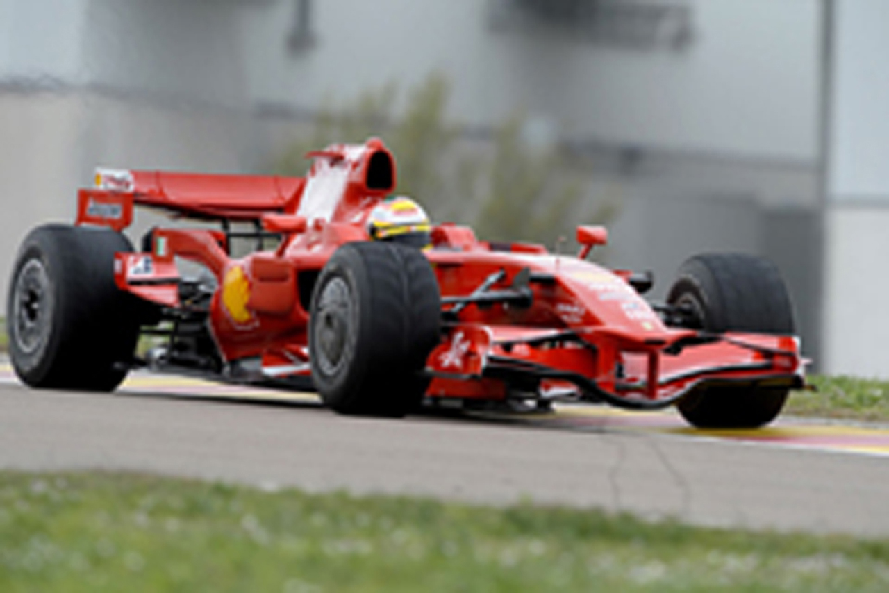フェラーリ、開幕戦仕様のF2008をシェイクダウン
