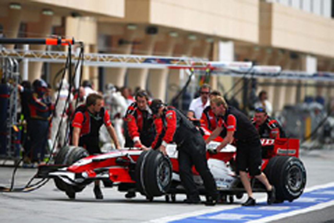 スーパーアグリ：バーレーンGP予選 佐藤琢磨がクラッシュ