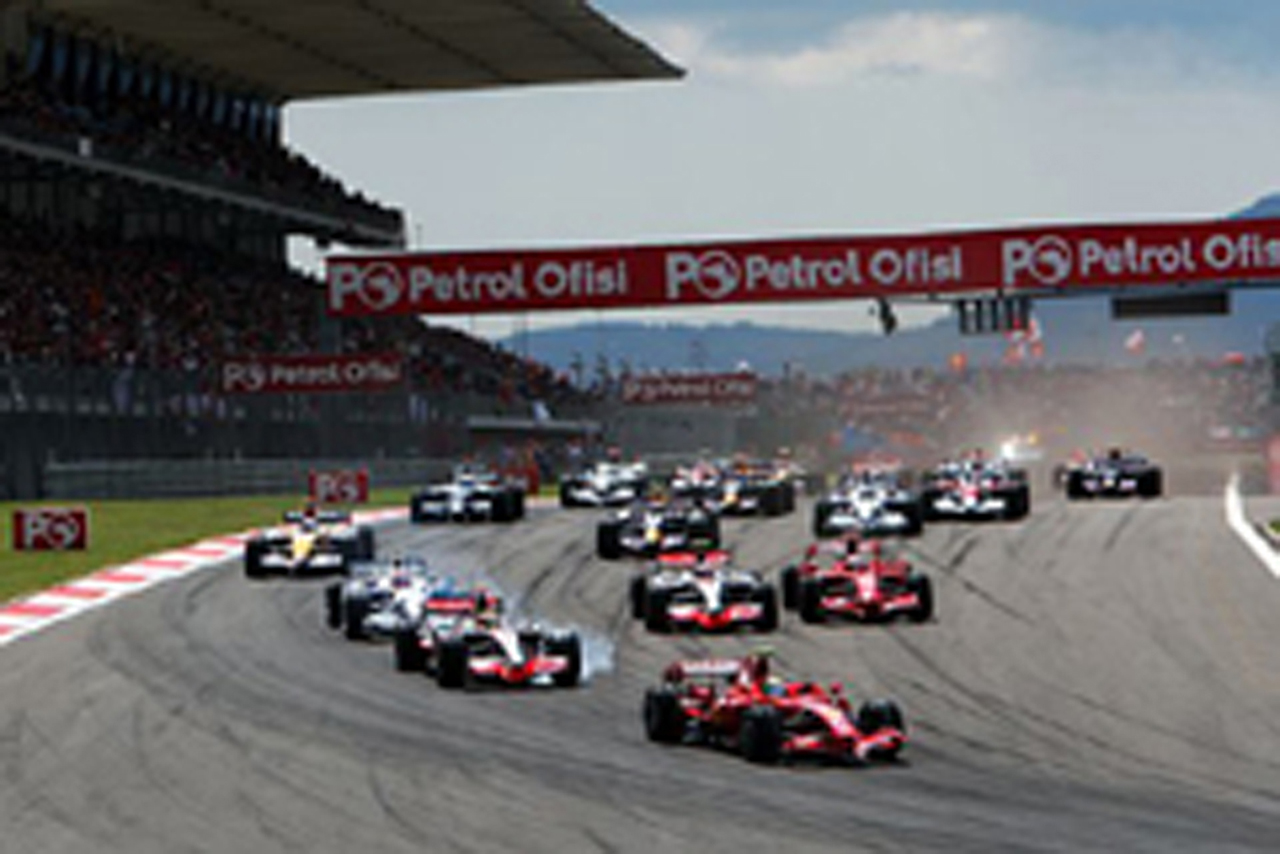 F1第5戦トルコGP 決勝:マッサが3年連続のポール・トゥ・ウィン