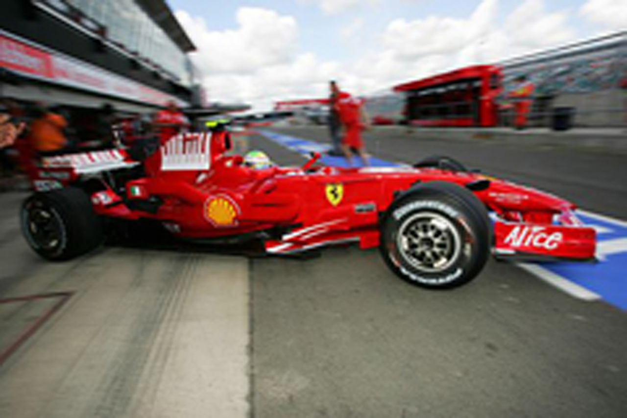 F1第9戦イギリスGP フリー走行1回目:マッサがトップ
