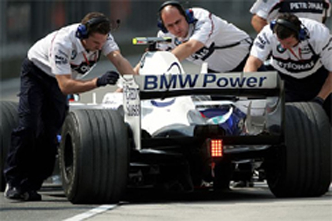 BMW：クビサがまさかのQ2敗退（中国GP予選）
