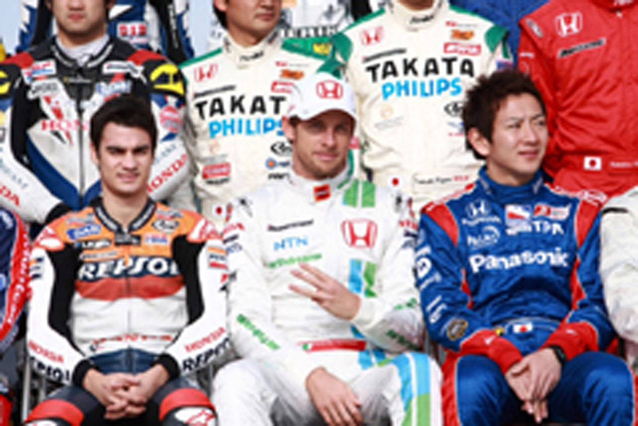 ジェンソン・バトンがもてぎでF1デモ走行