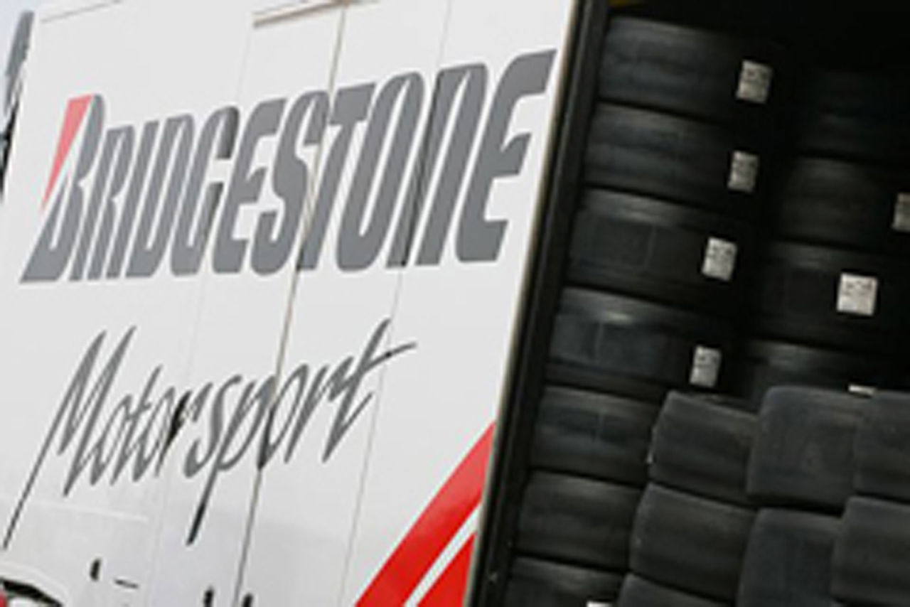 FIA、ブリヂストンに2010年のタイヤ幅の変更を要請