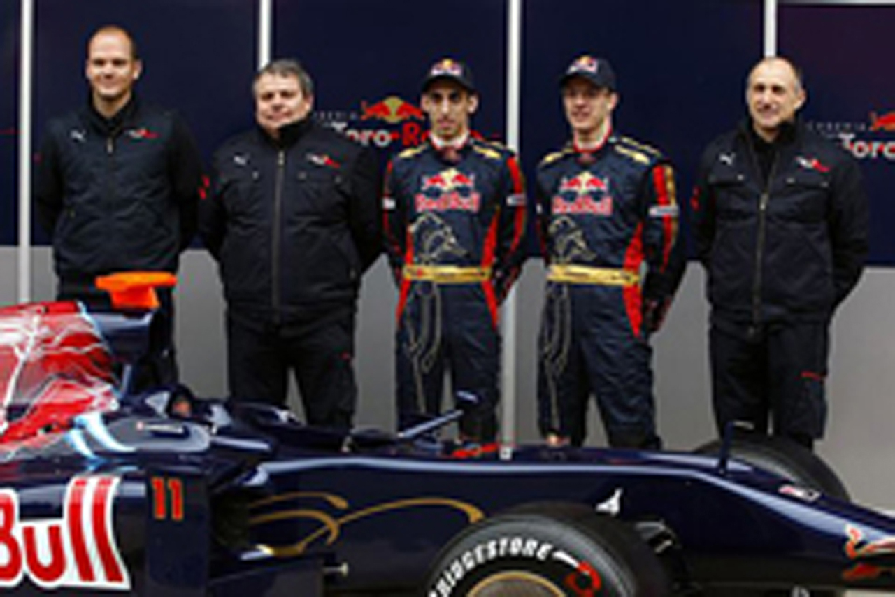 トロ・ロッソ 「STR4はRB5の色違いではない」