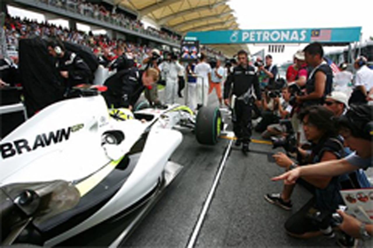 ブラウンGP、フォース・インディアはメルセデスロゴを掲載せず