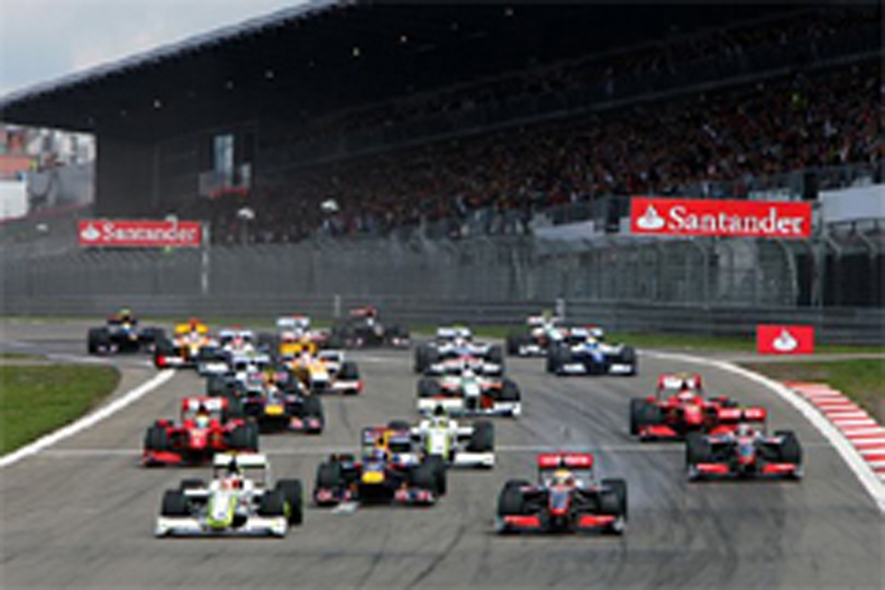 F1ドイツGP：マーク・ウェバーが初優勝！レッドブルが1-2フィニッシュ！