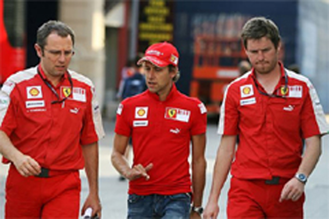 ルカ・バドエル、速度違反は4回で戒告処分 (F1ヨーロッパGP初日)