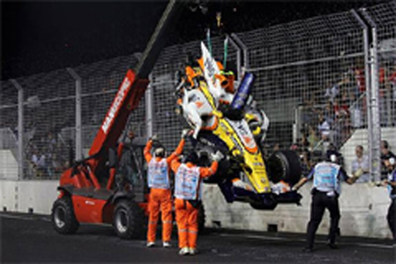 FIA ルノーをクラッシュゲート問題で召喚