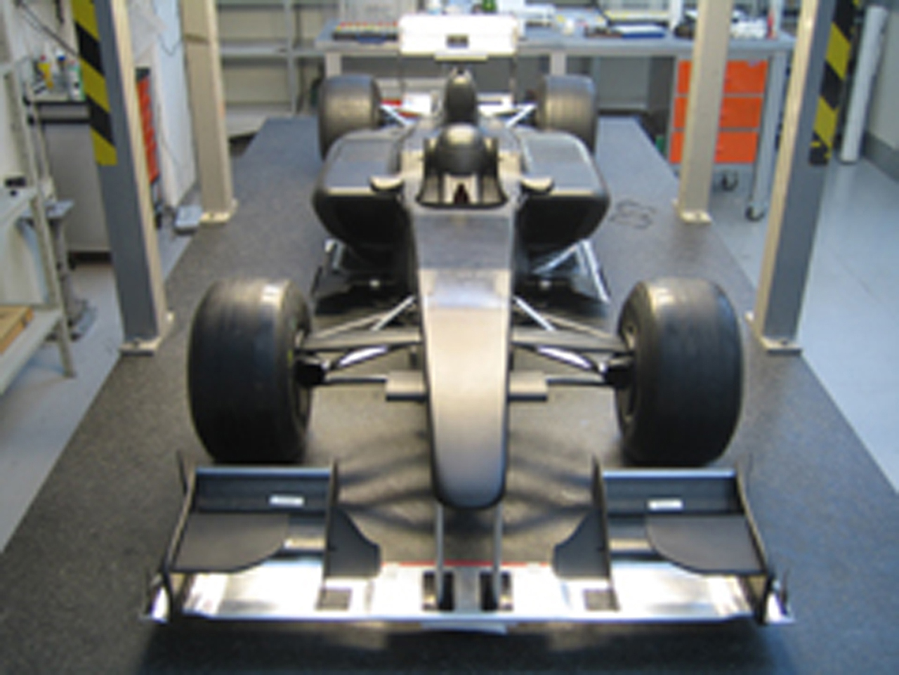 ロータス、2010年F1マシンの風洞モデルを初公開