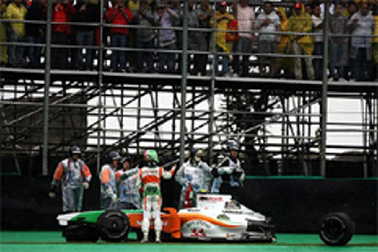 リウッツィ、ギアボックス交換で最下位に降格 （F1ブラジルGP）
