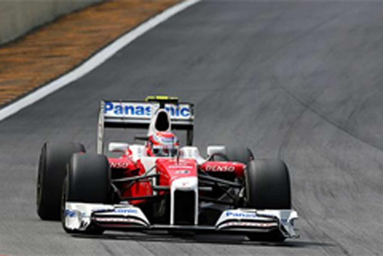 トヨタ：小林可夢偉がデビュー戦でトップ10入り （F1ブラジルGP）