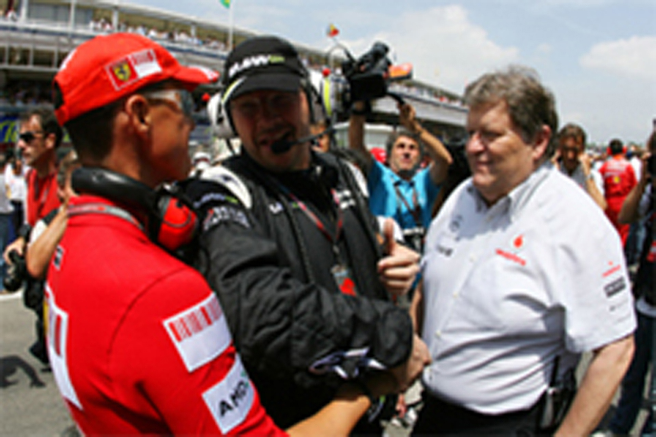 ミハエル・シューマッハ、メルセデスでのF1復帰の噂は絶えず