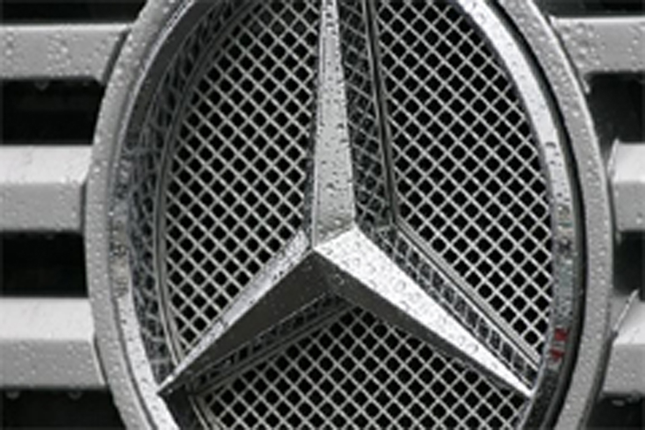 メルセデスGP、ヘンケルとのスポンサー契約でトラブル