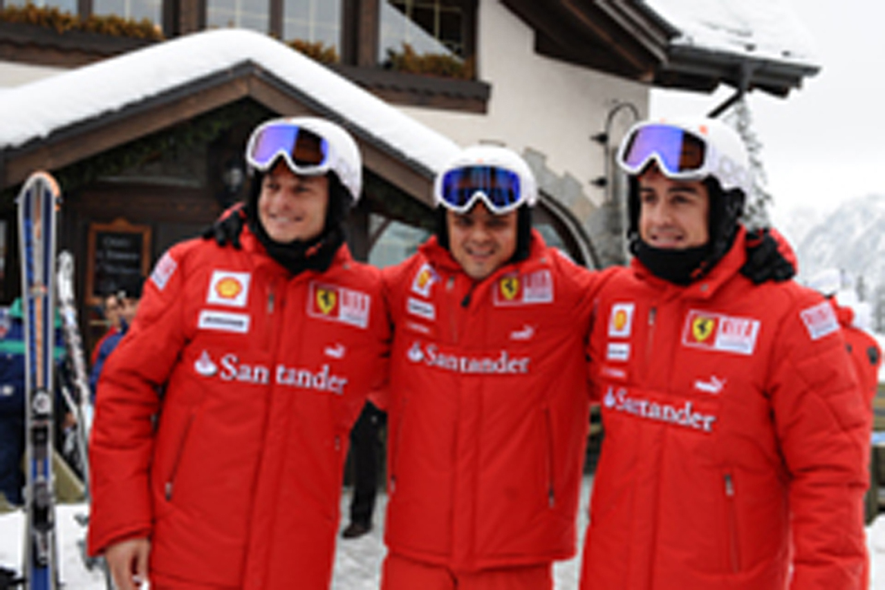 フェラーリF1ドライバー、スキーを堪能