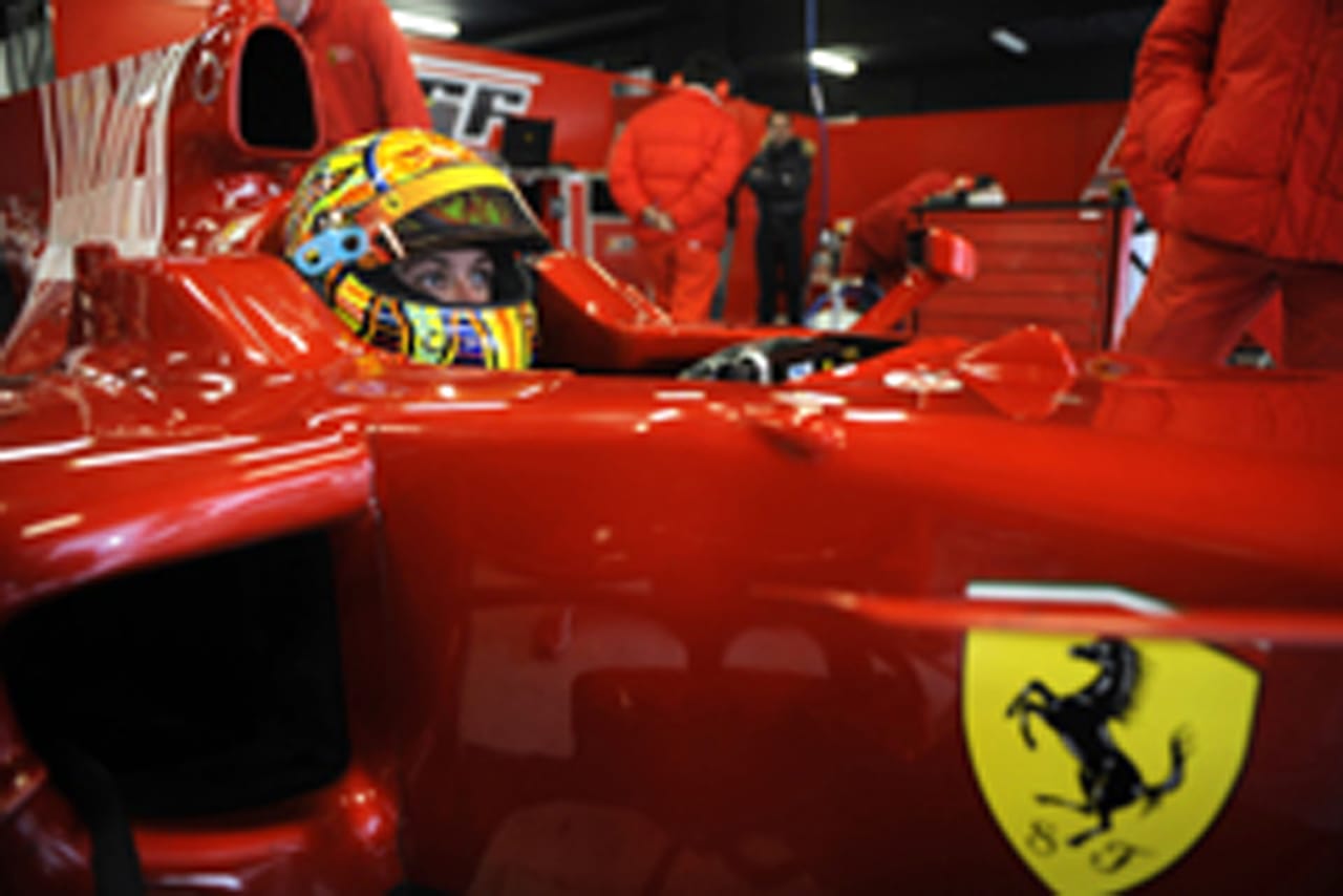 動画：バレンティーノ・ロッシ、フェラーリF1テスト走行