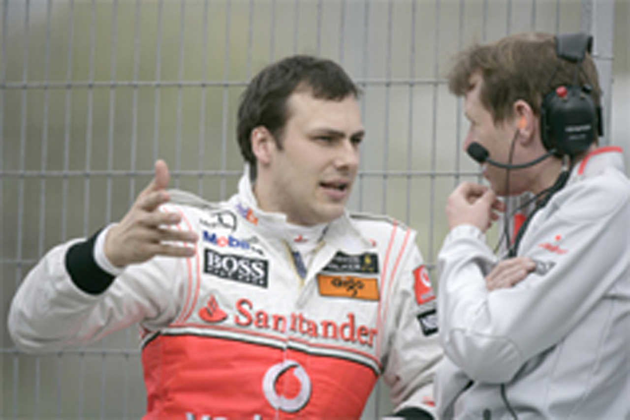 マクラーレン MP4-25のシェイクダウンはゲイリー・パフェットが担当