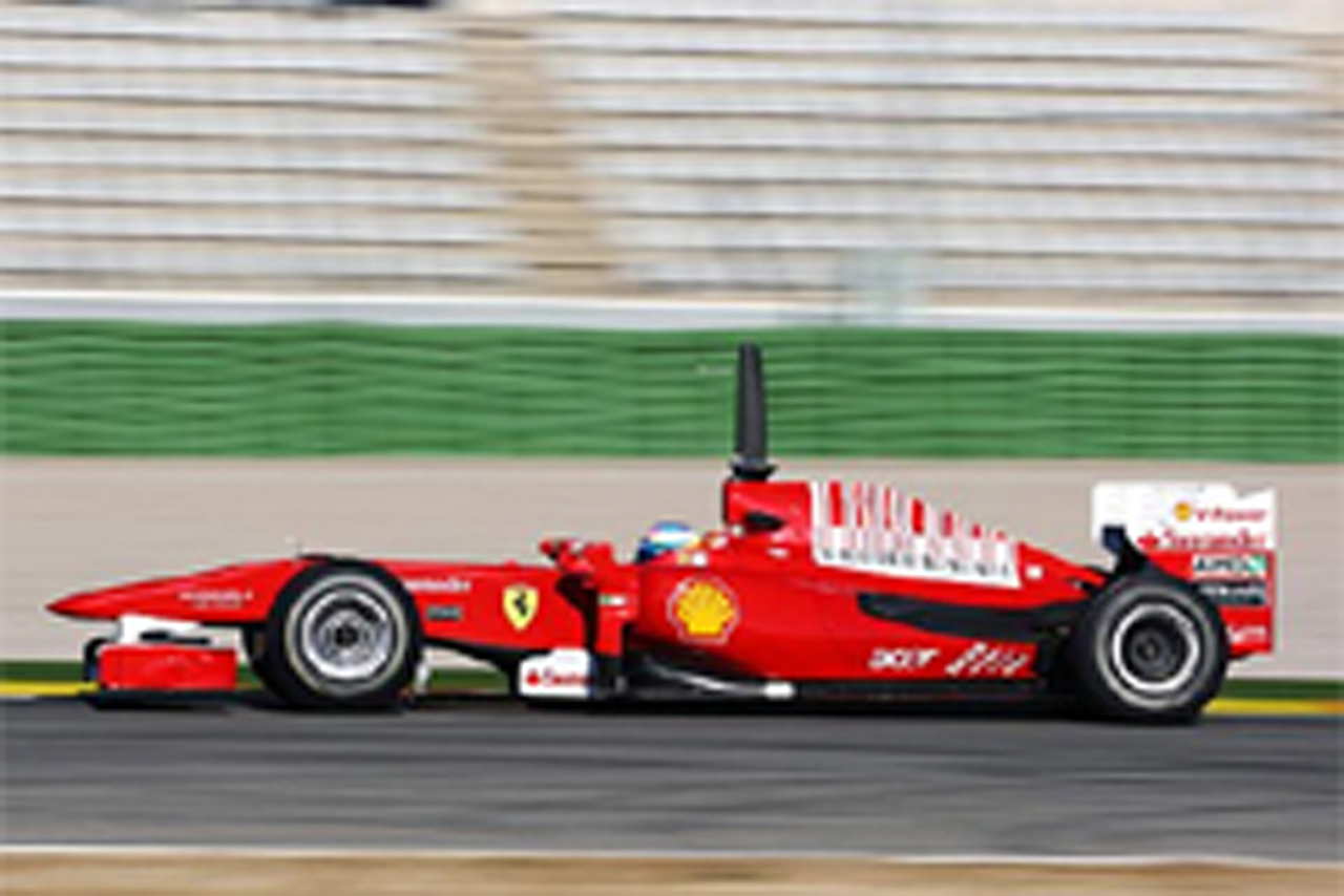 フェラーリ F10、エンジン搭載方法に秘密？