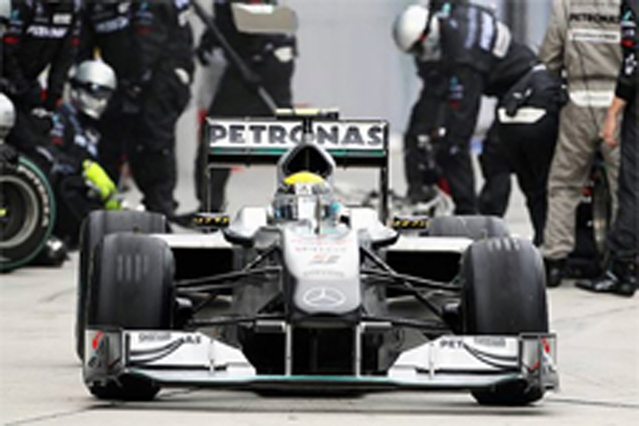 メルセデスGP、6月までに勝てなければ2011年マシン開発へシフト