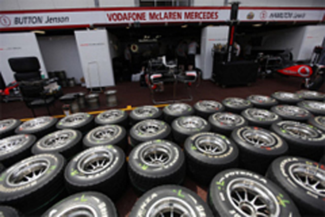 2011年F1タイヤ、ピレリとミシュランに絞られる