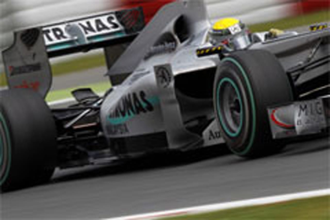 メルセデスGP、“自動”Fダクトの開発に取り組む