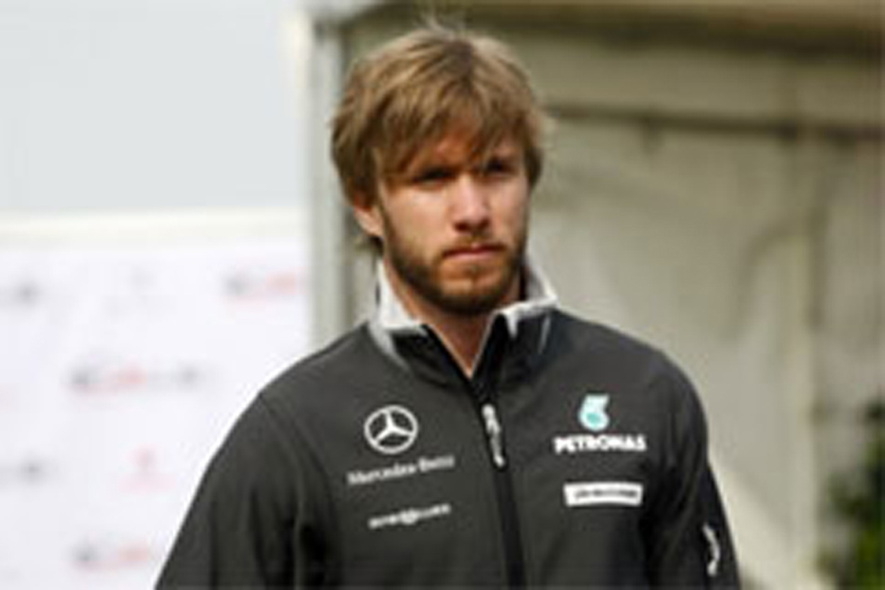 ニック・ハイドフェルド、2011年F1タイヤのテスターに意欲