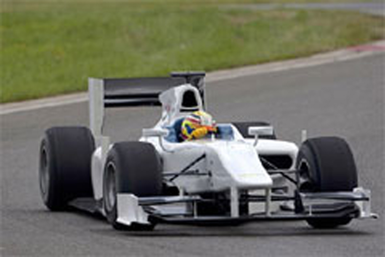ピレリ、F1タイヤテストに2011年GP2マシンを使用