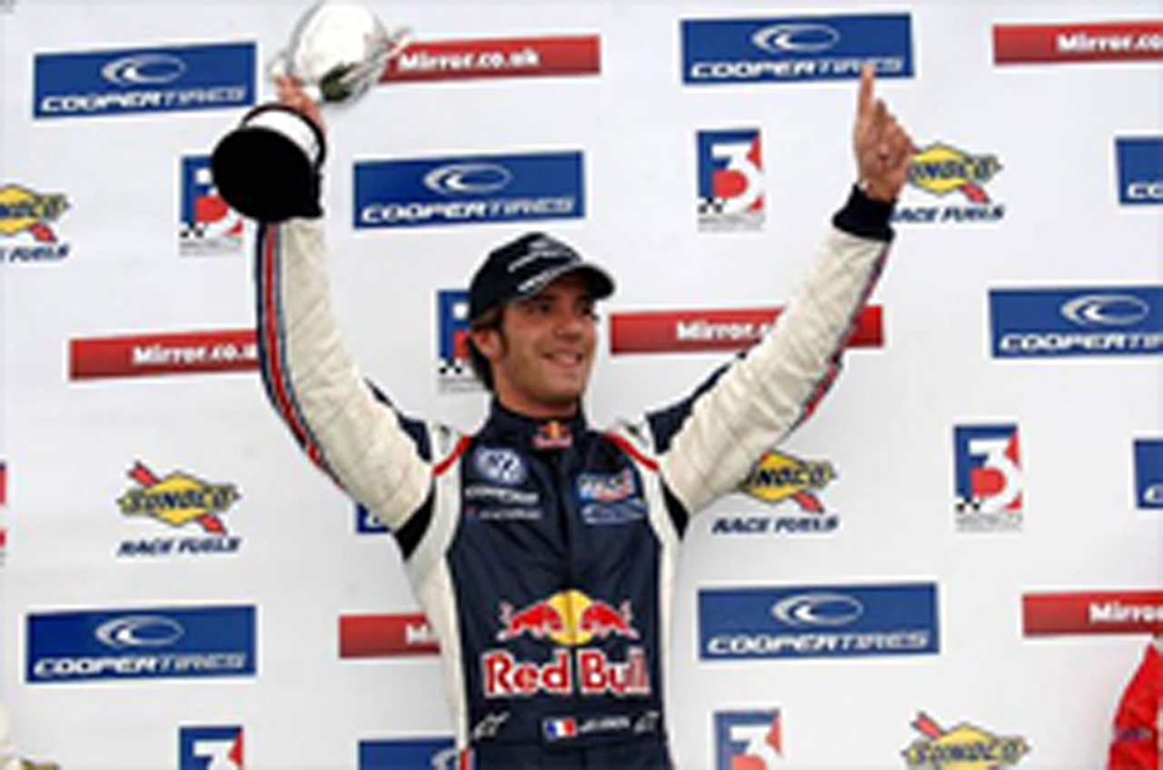 ジャン・エリック・ベルニュ、F1若手ドライバーテスト参加を狙う