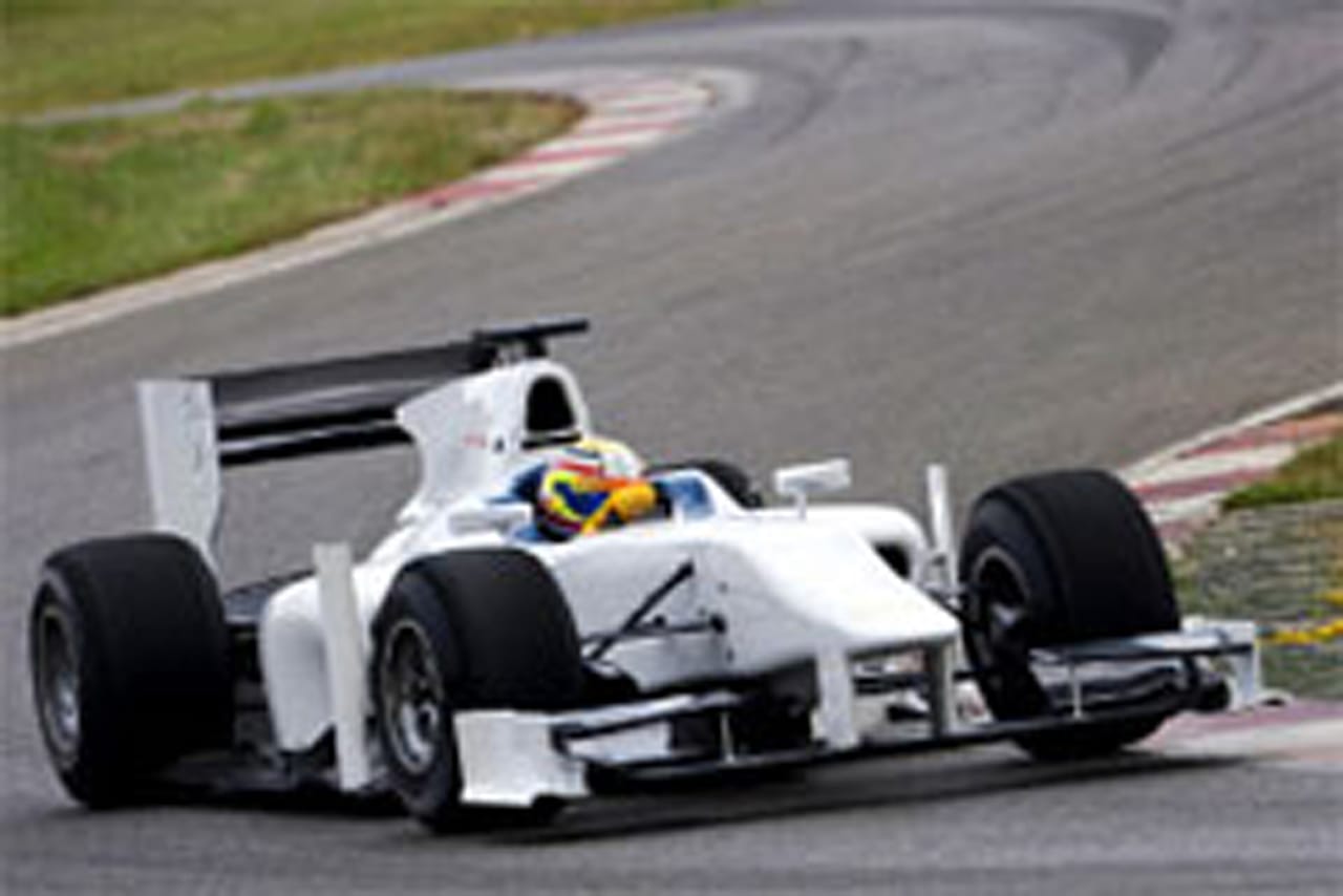 GP2、2011年マシンをシェイクダウン