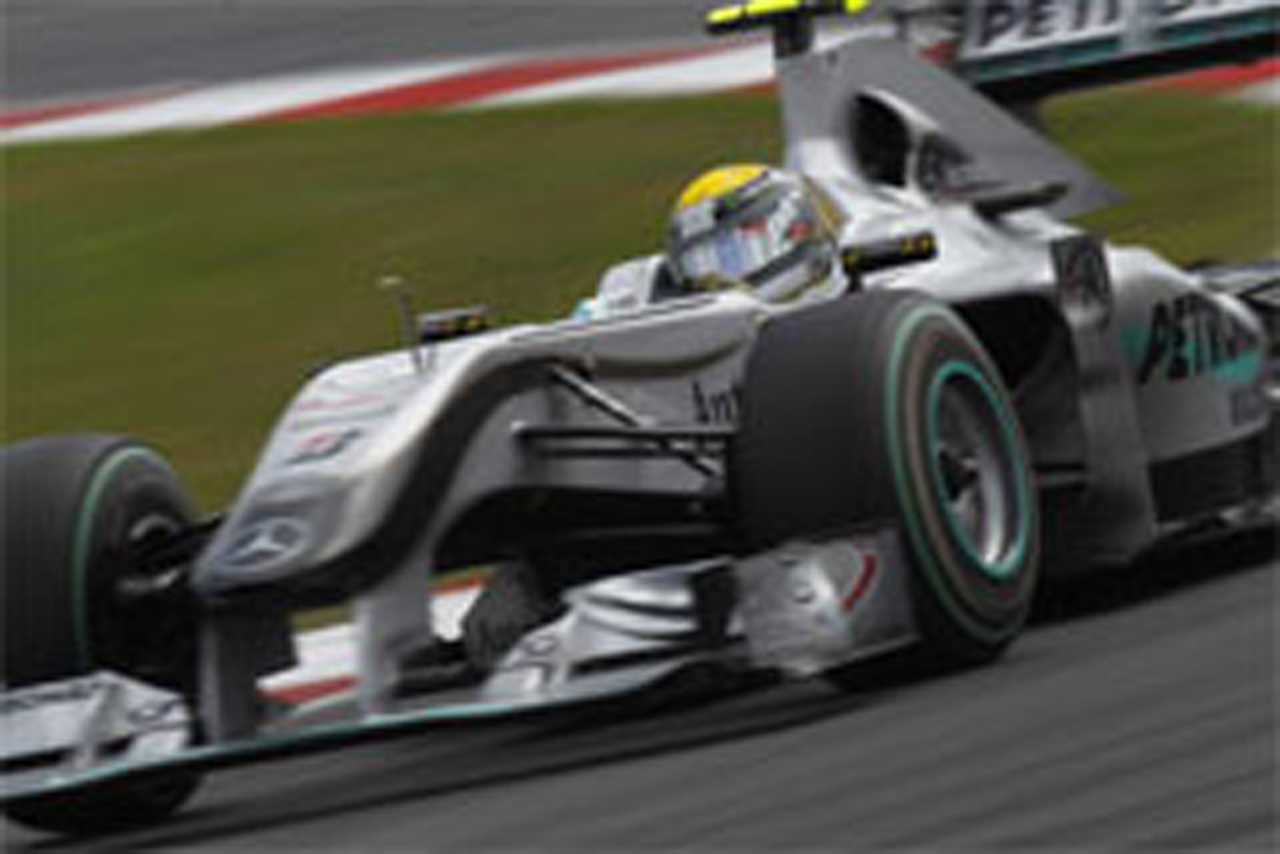 メルセデスGP、W01の問題解決に自信