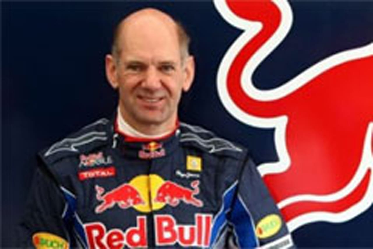 エイドリアン・ニューウェイ、レースでクラッシュして病院へ