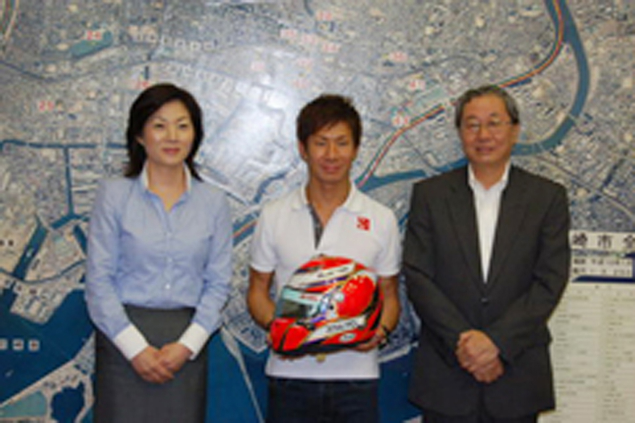 小林可夢偉、故郷・尼崎市を表敬訪問