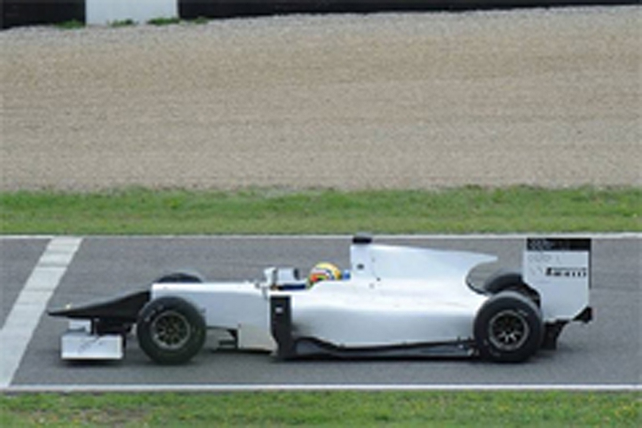 GP2、2011年はピレリのF1タイヤを使用