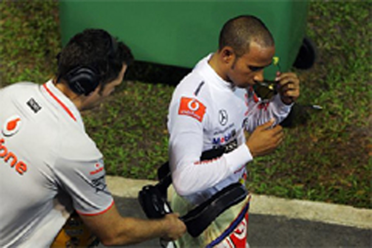 マクラーレン:ハミルトン、痛恨の連続ノーポイント (F1シンガポールGP)
