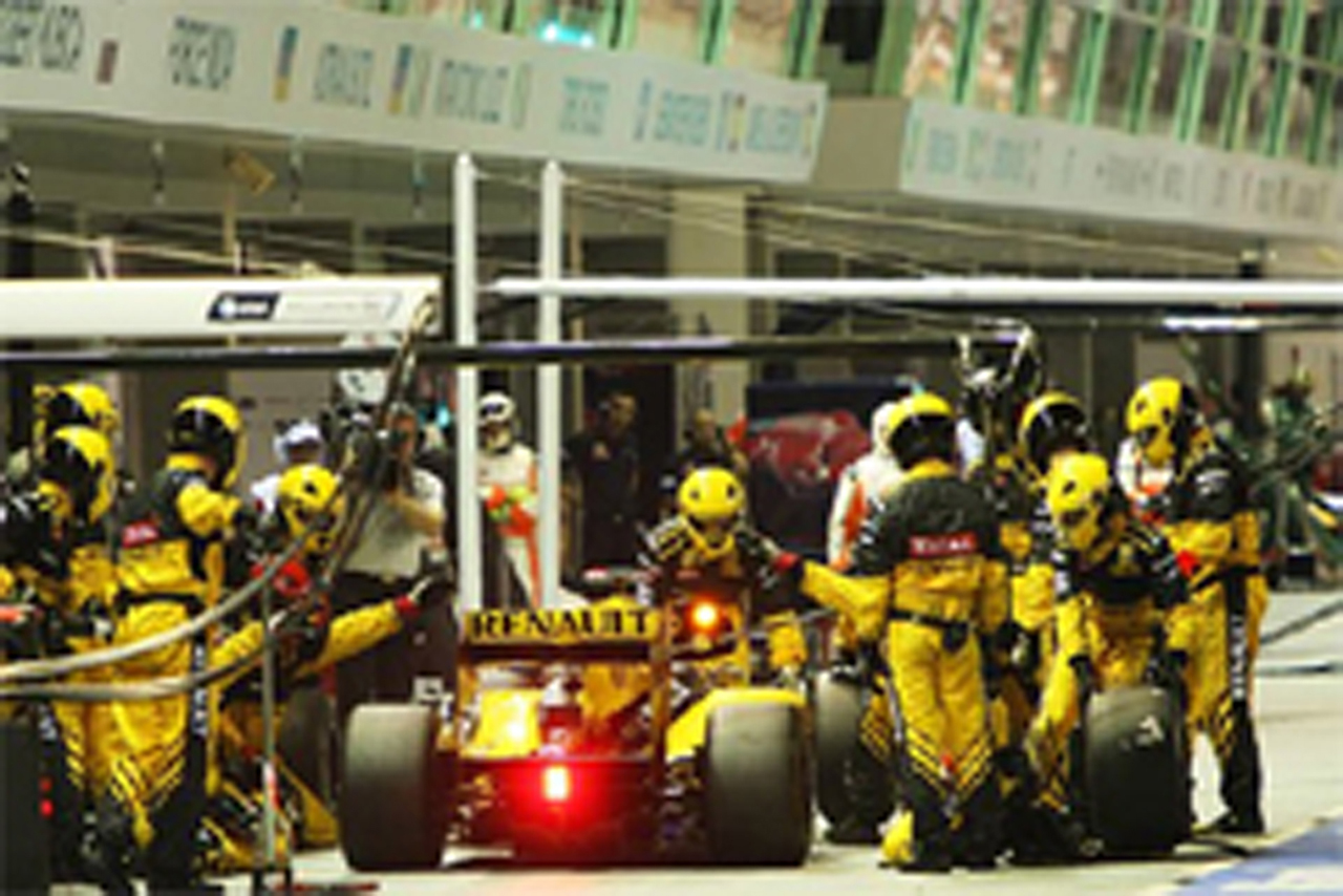 ルノー：クビサが怒涛の追い上げで7位入賞 （F1シンガポールGP）